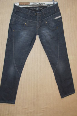 Оригинальные джинсы из темного денима Truth or Dare. Австралия 31/32.