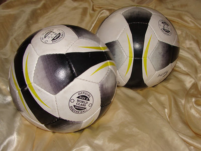 футбольный мяч Dutchy оригинал ручная работа Adidas
