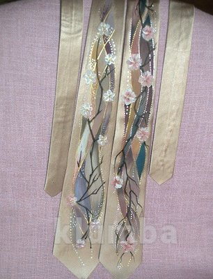 Продам эксклюзивные галстуки из натурального бежевого шёлка с росписью