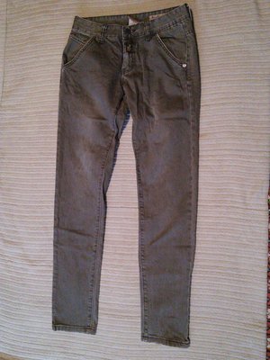 Плотные узкие джинсы цвета хаки с небольшой выбеленностью Bik Bok X-3.