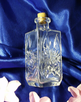 Стекляная оригинальная бутылка для рукодельниц, антиквариат, раритет Ссср, коллекционный.