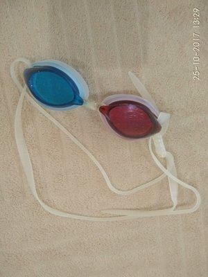Продам фирменные, детские очки для плавания.