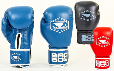 Перчатки боксерские на липучке Bad Boy Strike 6615 10-12 унций, кожа 3 цвета