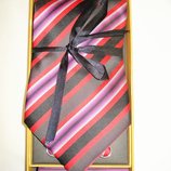 Набор мужской - галстук,запонки,зажим и платочек в подарочной коробке