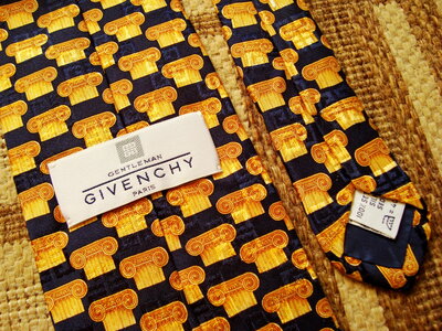 Givenchy, 100% шелк, оригинал, галстук.