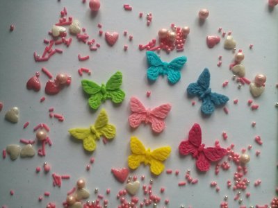 Сахарные бабочки средние для украшения кондитерских изделий, размер на фото. Цвета разные Цена за 3