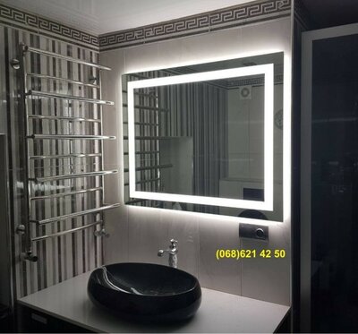 Влагостойкое зеркало с LED подсветкой в ванную комнату 600х800мм