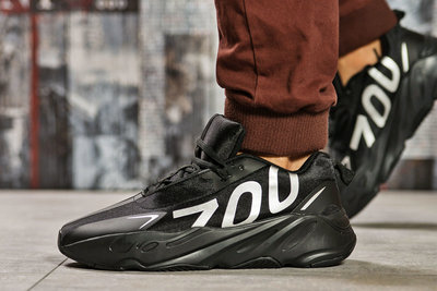 Кроссовки мужские Adidas Yeezy 700, черные 15522 , р. 41 - 45