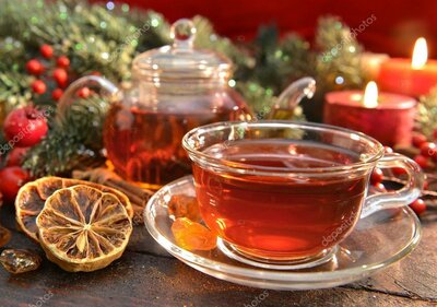 Чай «Иммунный» - липа, лист малины, мята, ромашка, календула, чабрец.