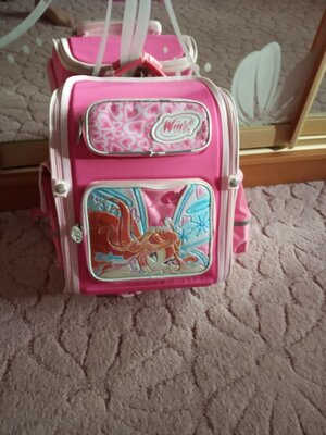 Продам школьный ортопедический рюкзак для девочки фирмы 1 вересня
