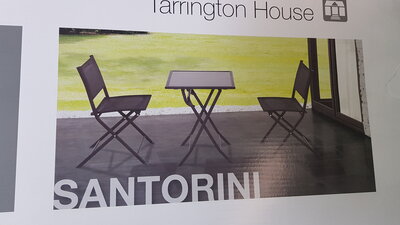 Комплект складной мебели Стеклянный стол и два стула Tarrington House Santorini.