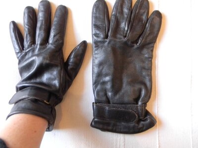 Мужские кожаные перчатки на подкладке isotoner р.8