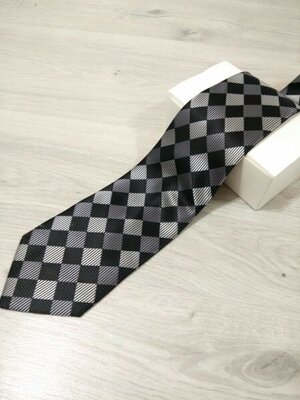 Фирменный стильный мужской галстук. Чоловіча краватка.