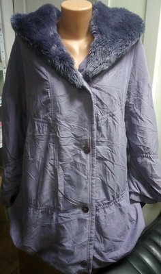 Симпатичная длинная куртка курточка на пышную даму , сост. отличное Бренд - VD One Ви-Ди Ван