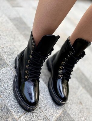 Женские чёрные натуральные лакированные кожаные зимние ботинки на шнуровке натуральная кожа наплак