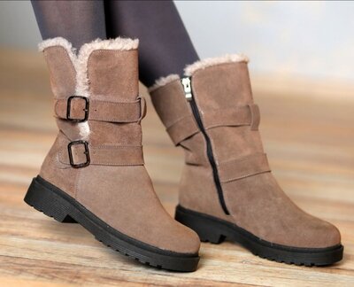 Женские бежевые натуральные замшевые зимние ботинки на низком ходу подошве каблуке с ремешками замша