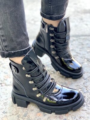 Женские чёрные натуральные лакированные наплак ботинки на шнурках массивной подошве Зима лаковая кож