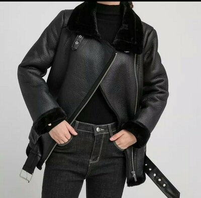 Продано: Женская чёрная дублёнка под Zara