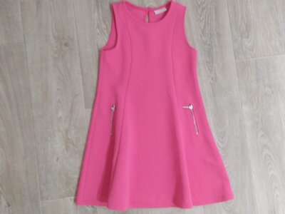 Элегантное нарядное платье Цветы Розовое Стильное платье. Выглядит эффектно, нарядно и очень нежно