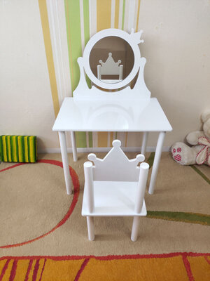 Детское Трюмо с зеркалом на возраст 2-7 лет столик туалетный с зеркалом и стульчик