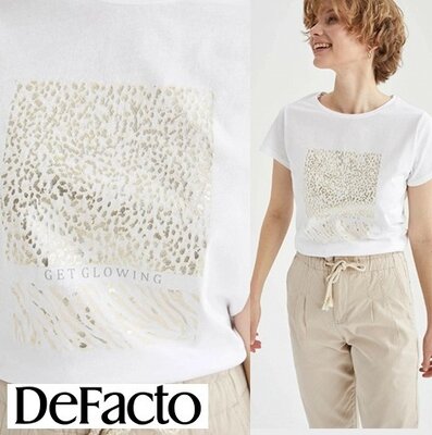 Белая женская футболка Defacto Дефакто с золотистым принтом Get glowing