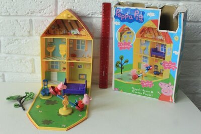 Продано: Набір з коробочкою Будиночок Свинки Пеппи з садом