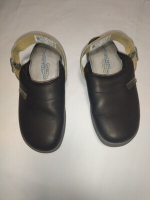 Продано: Обувь для медучреждения abeba