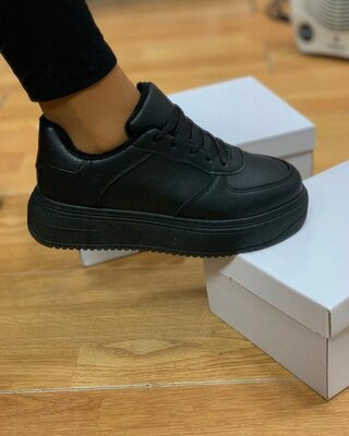 Зимние женские кроссовки ботинки черные стильные