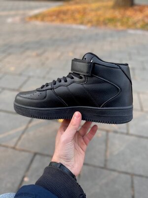 Продано: Самые стильные чорные кроссы на зиму подойдут любому мужчине
