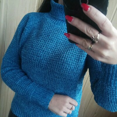 Женские укороченные свитера велюр