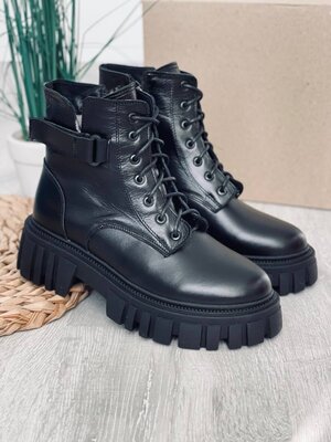 Продано: Ботинки женские кожаные чёрные зимние