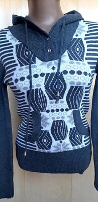 Продано: Женский теплый свитерок с капюшоном узорами свитер кофта батник реглан