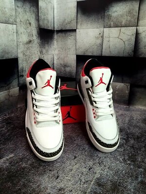 Мужские белые кроссовки найк Nike Air Jordan 3 Retro белые