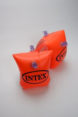 Надувные нарукавники детские 3-6 лет 18-30 кг INTEX круг жилет оранжевые