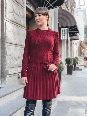 Продано: Женское вязаное платье плиссе