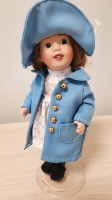 Коллекционная винтажная фарфоровая кукла Paradise Galleries Porcelain Doll Days of the Week 