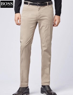 Комфортные хлопковые брюки чиносы бренда премиум класса из Германии Hugo Boss.