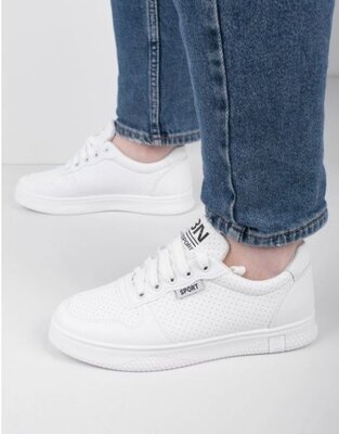 Жіночі білі кросівки на шнурівці белые кроссовки