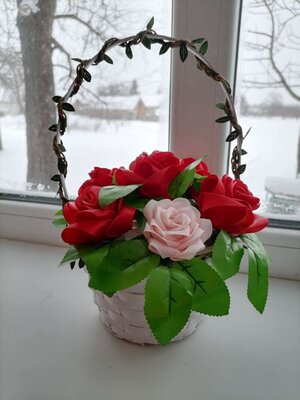Продано: Розы из атласных лент