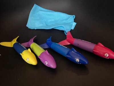 Продано: Игрушки для обучения плаванию и нырянию акулы speedo