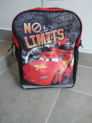 Крутий шкільний рюкзак з тачкою Disney / Pixar.