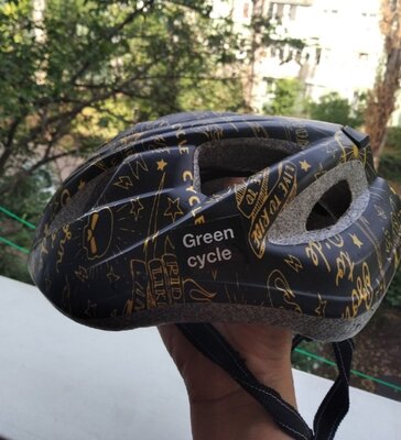 Продано: greenCycle защитный шлем на 5-8 лет