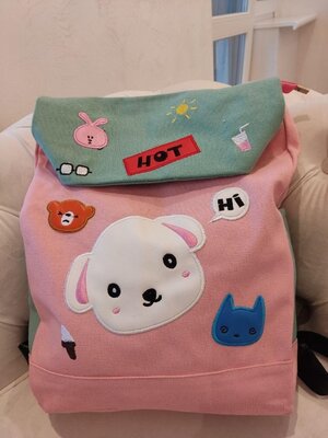 Дитячий рюкзак з милим принтом в ніжних кольорах