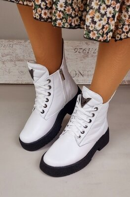 Шкіряні зимові черевички на шнурівці колір білий