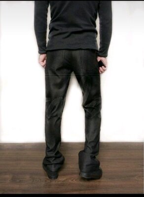 Новые мужские джинсы черного цвета размер 28 -29