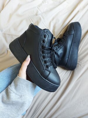 жіночі чорні демісезонні черевики шкіряні осінні женские черные демисезонные ботинки осенние кожаные