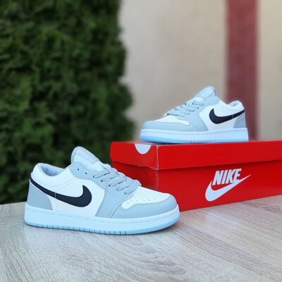 Кросівки жіночі Nike Air Jordan 1 low, сірі з білим