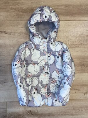 Продано: Демі куртка с зайцями, кроликами від Next, 4-5 років
