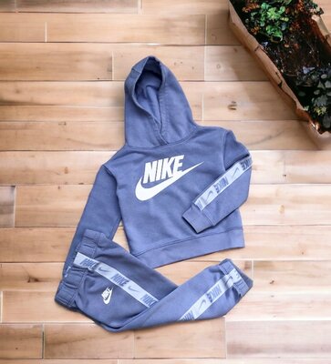 Продано: Теплый костюм Nike оригинал на девочку 3-4 лет